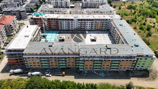 One bedroom apartment with south facing Act 16!