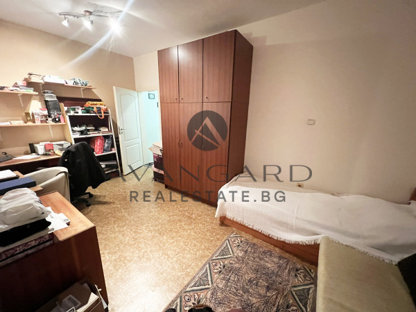 Three-room apartment next to the POLYCLINIC