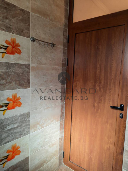 Real square footage! Three separate rooms! Sunrise!