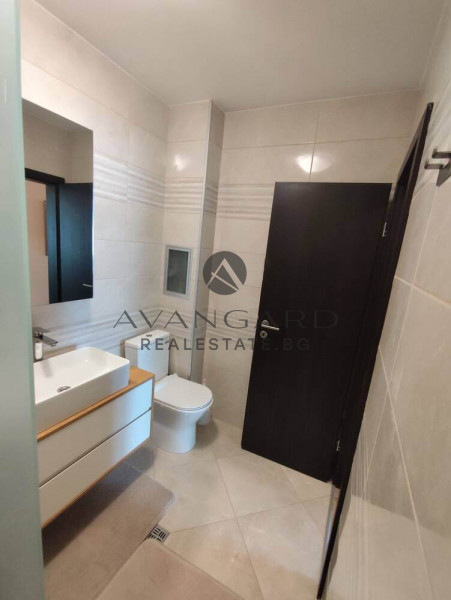 A multi -bedroom apartment with two parking spaces in the price!