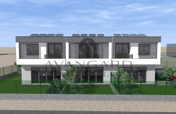 HOUSE WITH YARD AND PARKING SPACE