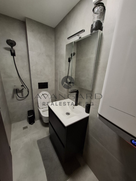 Четиристаен апартамент Център Изток