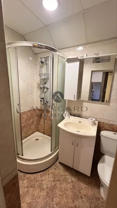 One -bedroom with three separate rooms and real square footage/ Kyuchuk Paris