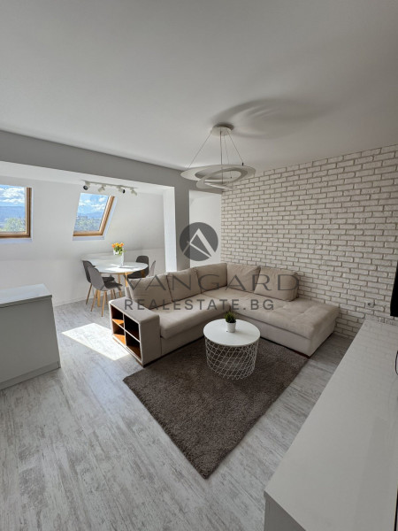 Act 16! Furnished two -bedroom Park Studenets