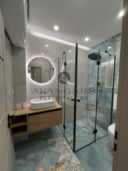 Luxuriously furnished turnkey two -bedroom apartment/ Smirnenski