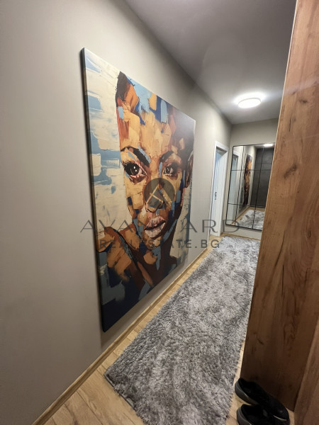 LUXURIOUSLY FURNISHED MULTI-ROOM APARTMENT