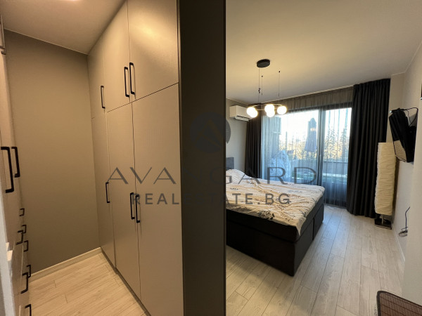 LUXURIOUSLY FURNISHED TWO-ROOM APARTMENT