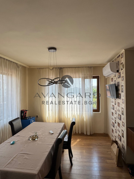 Fully furnished maisonette / east center