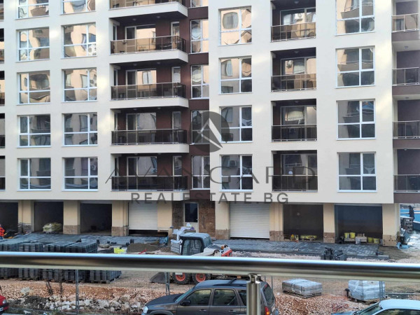 One -bedroom apartment with parking space / Kyuchuk Paris