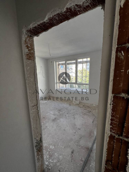 ТРИСТАЕН АПАРТАМЕНТ С АКТ 14 / КЮЧУК ПАРИЖ