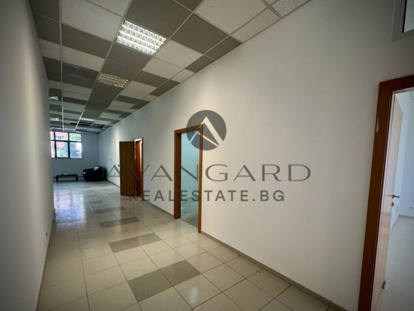 ПРОСТОРЕН ОФИС / ТОП ЛОКАЦИЯ / ЦЕНТЪР