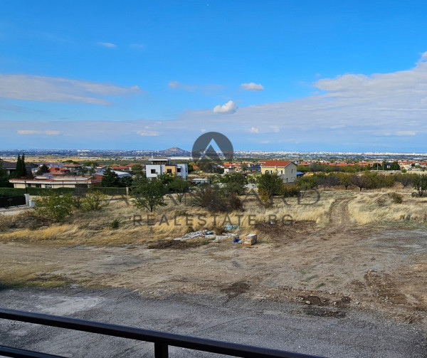 TWO-STOREY HOUSE Belashtitsa village