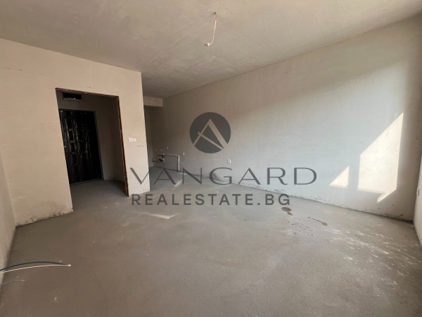 One bedroom apartment with south facing Act 16!