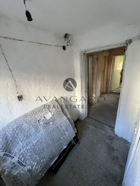 House floor + basement / Proslav