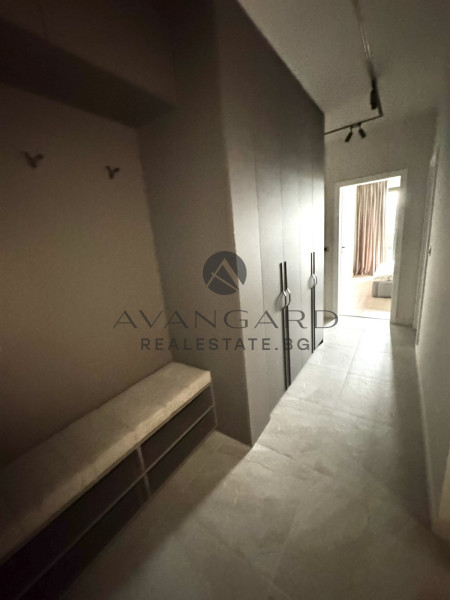 THREE-ROOM APARTMENT WITH ACT 16 WITH COURTYARD