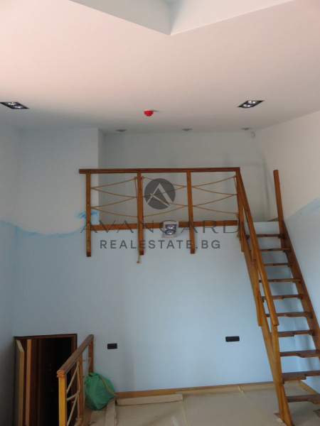 Furnished house with yard and garage Belomorski