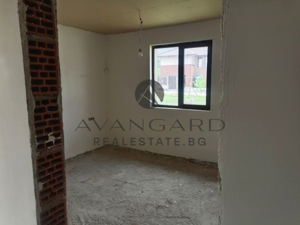 One -storey house with 1000 sq.m. yard in the village of Markovo
