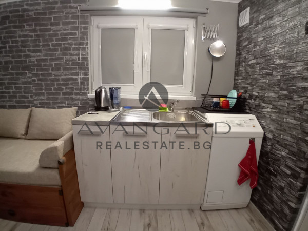 ONE BEDROOM FURNISHED! JUDGE!