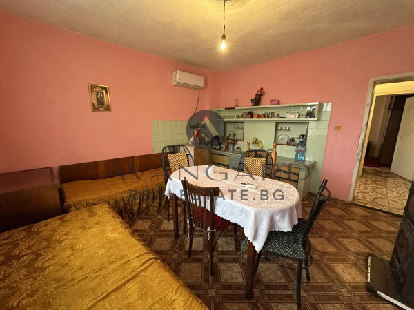 Separate house in the village of Kalekovets!