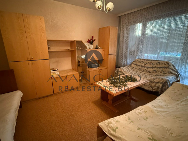 One-room apartment / Sunrise