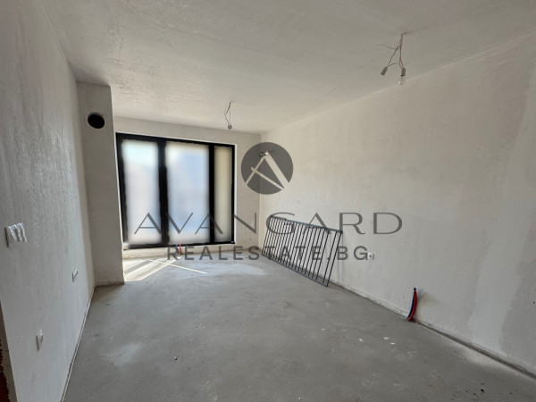 АКТ 16! Тристаен апартамент ПОЩАТА