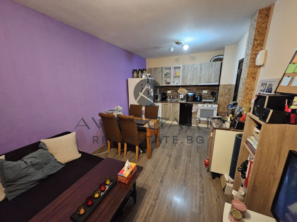 Двустаен с възможност за закупуване на паркомясто !