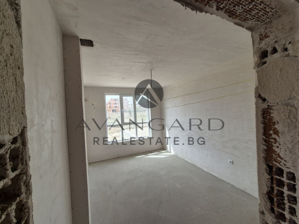 Two -bedroom apartment with yard / Kyuchuk Paris