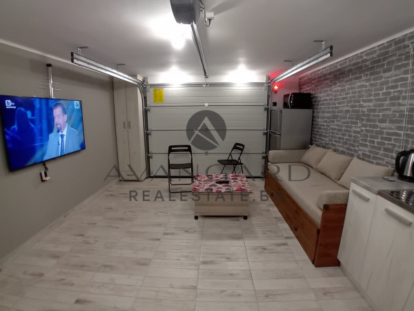 ONE BEDROOM FURNISHED! JUDGE!
