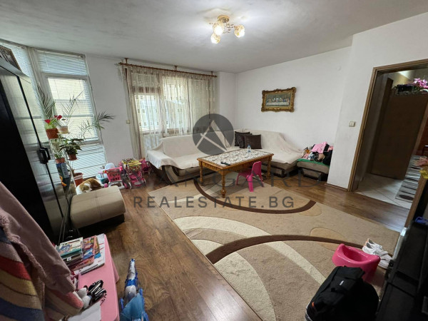 Two bedrooms furnished Kiychuk Paris