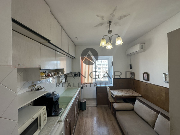Three separate rooms! Real square footage! Kyuchuk Paris!