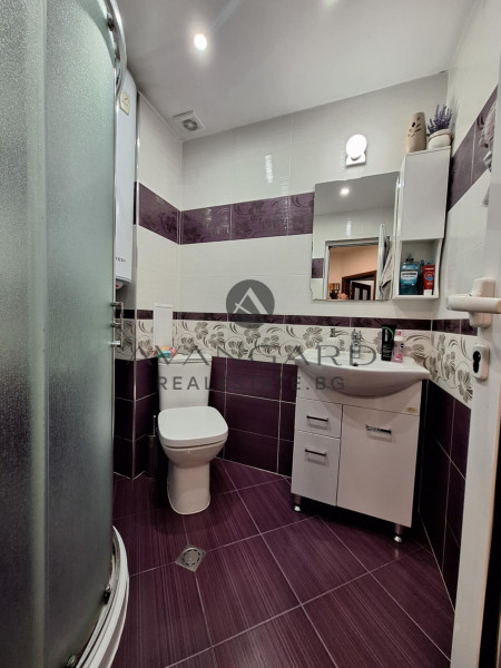 Обзаведен двустаен до VIA Park