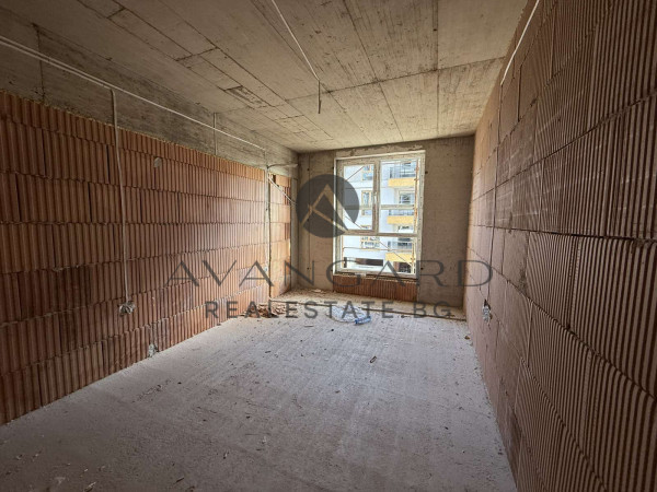 ТРИСТАЕН АПАРТАМЕНТ! МЛАДЕЖКИ ХЪЛМ!