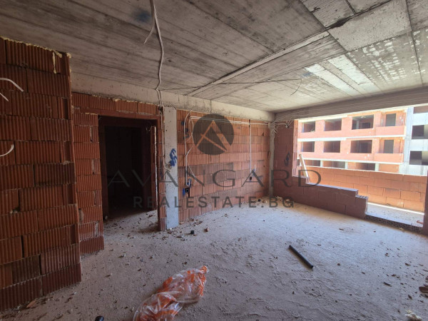 One -bedroom apartment with parking space included in the price