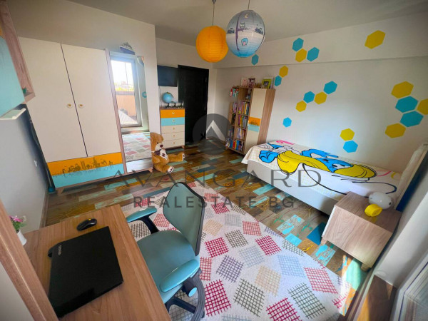 FURNISHED MULTI-ROOM APARTMENT WITH PARKING SPACE INCLUDED IN THE PRICE! BRANDING!