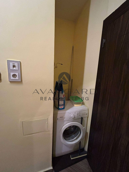 Тристаен Обзаведен / МОЛ Пловдив