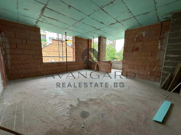 ПРОСТОРЕН ДВУСТАЕН АПАРТАМЕНТ / КЪРШИЯКА