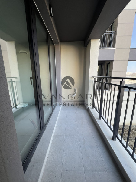 Spacious one -bedroom apartment in front of act 16