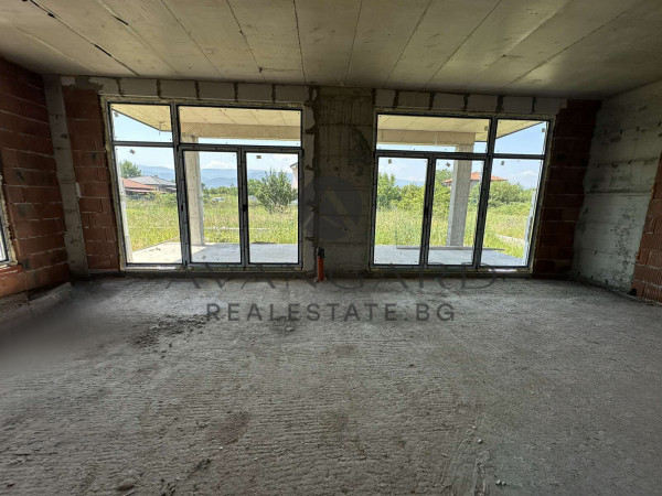 Spacious two -storey house with yard / in front of Act 16 / Belomorski