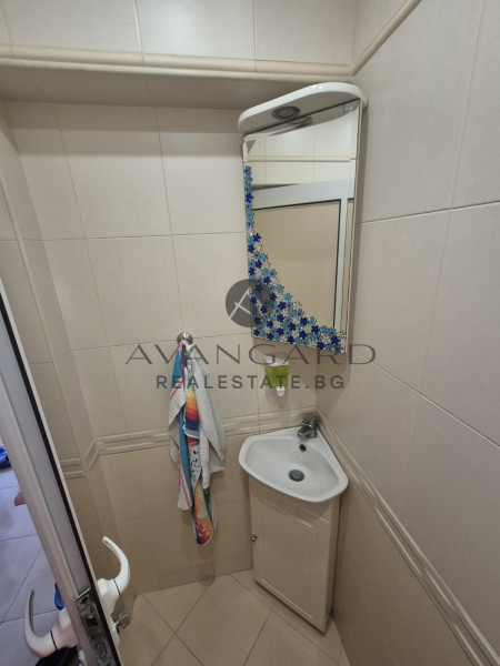 Two -bedroom apartment with underground parking space/ Kyuchuk Paris