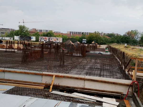 ДВУСТАЕН ПРЕД АКТ14! КЮЧУК ПАРИЖ!