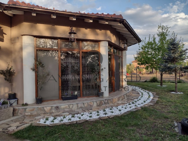 A spacious house with four bedrooms in Benkovski
