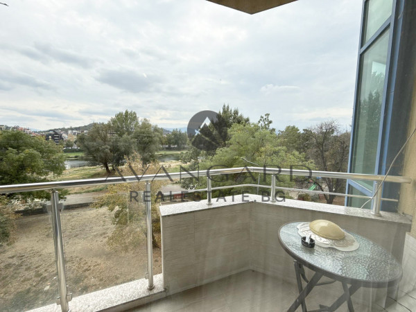 ЛУКСОЗЕН ТРИСТАЕН АПАРТАМЕНТ С ПАРКОМЯСТО! КЪРШИЯКА!