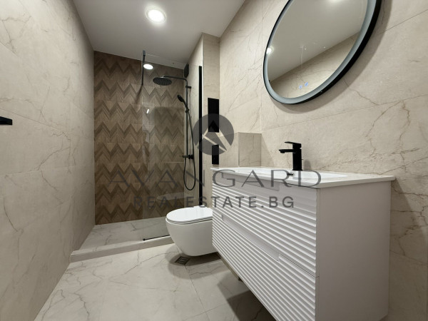 ТРИСТАЕН ЛУКСОЗЕН ПЕНТХАУС