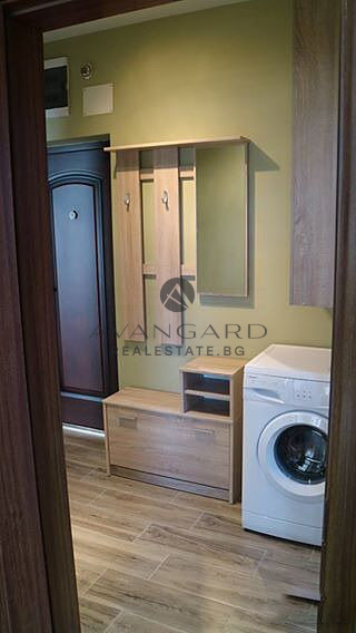 One bedroom with parking space in the price!