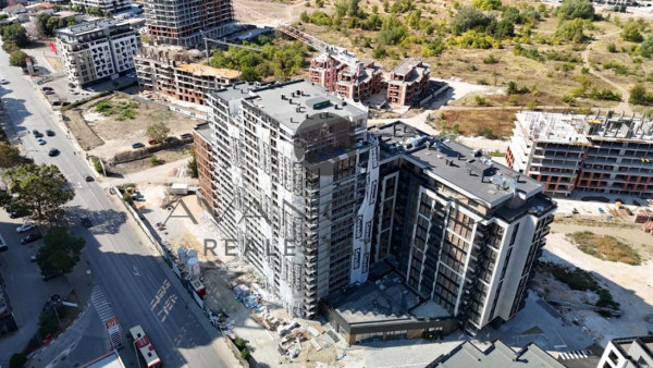 Тристаен апартамент / Смирненски