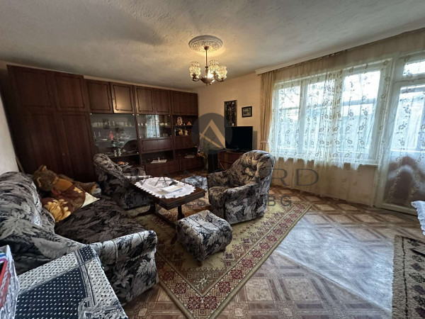 Separate house in the village of Kalekovets!