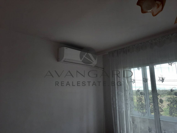 Real square footage! Three separate rooms! Sunrise!