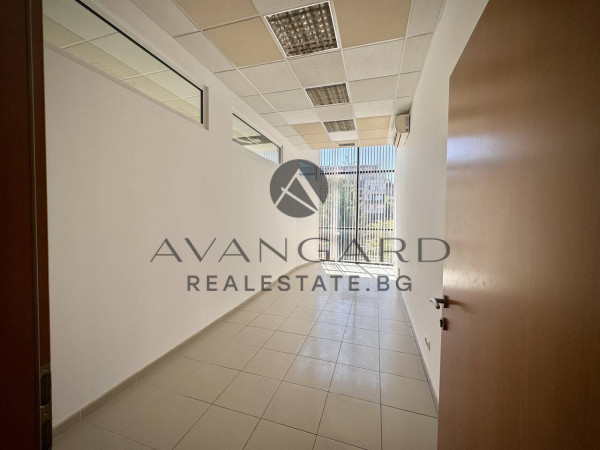 ПРОСТОРЕН ОФИС / ТОП ЛОКАЦИЯ / ЦЕНТЪР