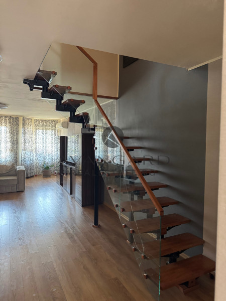 Fully furnished maisonette / east center