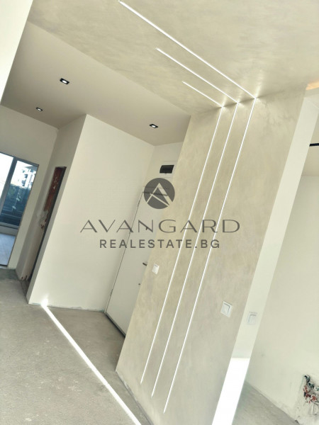 ТРИСТАЕН ПЕНТХАУС В СЪРЦЕТО НА СМИРНЕНСКИ